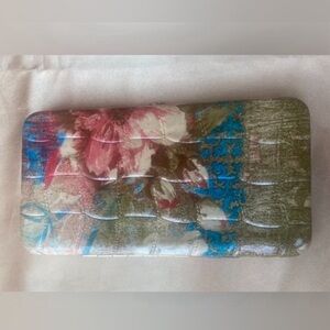 ๐๏ธ Miley Cyrus Max Azria Wallet